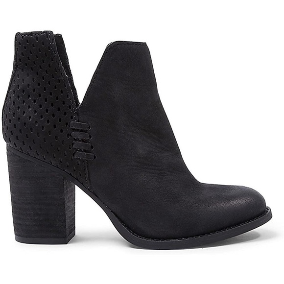 Steve Madden Black Booties - Picture 1 of 7
